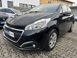 Schwarz Gebraucht 2018 Peugeot 208 Active Kleinwagen | 8.400 € (Fairer Preis)
