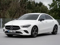 Weiß Gebraucht 2022 Mercedes CLA250 Limousine | 28.700 € (Fairer Preis)