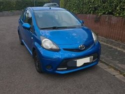 Blau Gebraucht 2012 Toyota Aygo Kleinwagen | 1.800 € (Guter Preis)