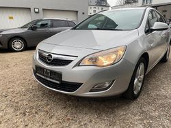 Grau Gebraucht 2012 Opel Astra Kombi | 2.999 € (Guter Preis)