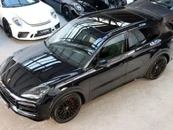 Tiefschwarz metallic Gebraucht 2021 Porsche Cayenne GTS SUV | 68.990 €