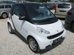 Weißschwarz Gebraucht 2009 Smart ForTwo Coupé Kleinwagen | 1.950 € (Superpreis)