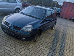 Blau Gebraucht 2001 Renault Clio II Kleinwagen | 1.400 €