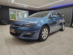 Blau Gebraucht 2015 Opel Astra Selection Kombi | 6.900 € (Etwas zu teuer)