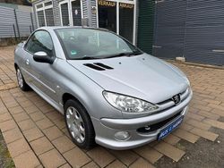 Grau Gebraucht 2005 Peugeot 206 CC Filou Cabrio | 2.900 € (Teuer)