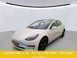 Weiß Gebraucht 2020 Tesla Model 3 Standard Range Limousine | 17.400 € (Guter Preis)