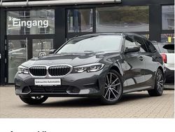 Grau Gebraucht 2022 BMW 320e Sport Line Kombi | 25.440 € (Fairer Preis)