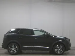 Lackierung schwarz perla nera/metallic klarlack Gebraucht 2023 Peugeot 3008 Allure SUV | 20.980 € (Superpreis)