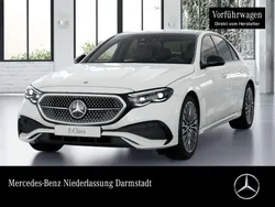 Weiß Gebraucht 2025 Mercedes E220 AMG line Limousine | 62.990 €