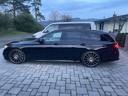 Schwarz Gebraucht 2022 Mercedes E300 AMG Limousine | 35.500 € (Fairer Preis)