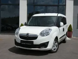 Weiß Gebraucht 2015 Opel Combo Van / Kleinbus | 4.250 € (Fairer Preis)
