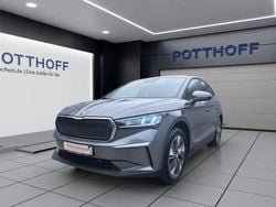 Grau Gebraucht 2023 Skoda Enyaq iV Loft SUV | 28.577 € (Guter Preis)
