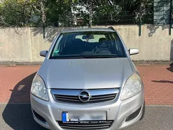 Silber Gebraucht 2009 Opel Zafira Van / Kleinbus | 2.700 € (Fairer Preis)