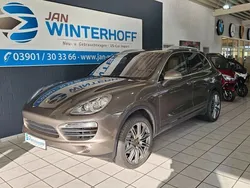 Braun Gebraucht 2013 Porsche Cayenne S SUV | 29.999 € (Etwas zu teuer)