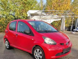 Rot Gebraucht 2007 Toyota Aygo Kleinwagen | 850 € (Guter Preis)
