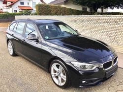 Schwarz ii/bonnet fluid black Gebraucht 2018 BMW 318 Performance Kombi | 11.790 € (Superpreis)