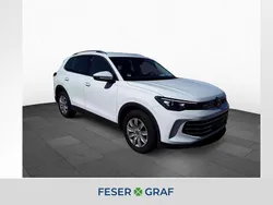 Pure white Gebraucht 2024 VW Tiguan Elegance SUV | 38.790 € (Guter Preis)