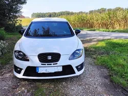 Weiß Gebraucht 2011 Seat Leon Limousine | 11.000 €