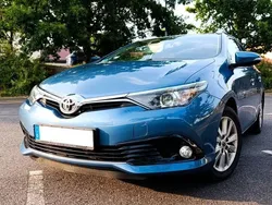 Blau Gebraucht 2016 Toyota Auris Touring Sports Kombi | 11.500 € (Fairer Preis)