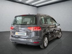 Grau Gebraucht 2021 VW Touran Van / Kleinbus | 25.749 € (Fairer Preis)
