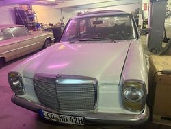 Weiß Gebraucht 1973 Mercedes W115 Limousine | 6.799 €