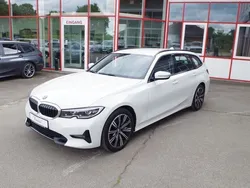 Weiß Gebraucht 2022 BMW 320 Sport Line Kombi | 29.990 € (Guter Preis)