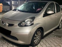 Beige Gebraucht 2008 Toyota Aygo Kleinwagen | 2.950 € (Etwas zu teuer)
