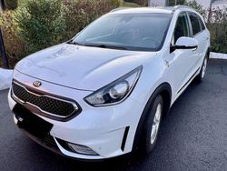 Weiß Gebraucht 2016 Kia Niro Spirit SUV | 11.900 € (Fairer Preis)
