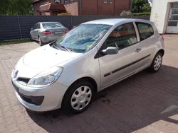 Silber Gebraucht 2009 Renault Clio II Expression Limousine | 2.995 € (Fairer Preis)