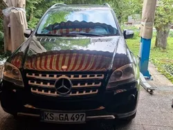 Schwarz Gebraucht 2010 Mercedes ML420 SUV | 10.500 € (Guter Preis)