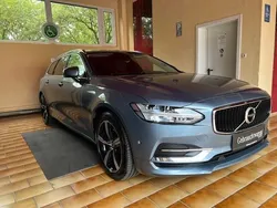 721 mussel blue metallic Gebraucht 2017 Volvo V90 Momentum Kombi | 22.550 € (Superpreis)