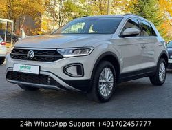 Grau Gebraucht 2024 VW T-Roc Life SUV | 26.200 € (Guter Preis)
