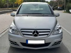 Silber Gebraucht 2011 Mercedes B180 Van / Kleinbus | 5.990 € (Guter Preis)