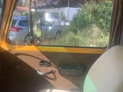 Gelb Gebraucht 1979 VW T2 Van | 30.000 €