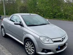 Silber Gebraucht 2005 Opel Tigra Cabrio | 2.000 € (Fairer Preis)