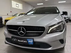 Silber Gebraucht 2017 Mercedes CLA200 Shooting Brake Urban Kombi | 18.900 € (Fairer Preis)