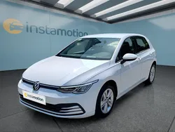 Weiß Gebraucht 2022 VW Golf VIII Kleinwagen | 19.199 € (Guter Preis)