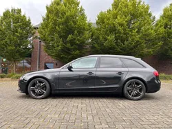 Schwarz Gebraucht 2012 Audi A4 S-Line Kombi | 7.900 € (Fairer Preis)