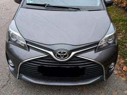 Grau Gebraucht 2015 Toyota Yaris Kleinwagen | 8.850 € (Fairer Preis)