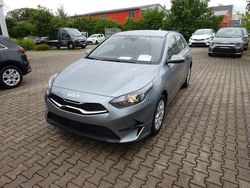 Silber Neu 2025 Kia Ceed Kleinwagen | 23.990 € (Guter Preis)