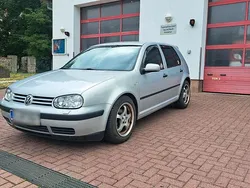 Silber Gebraucht 1999 VW Golf IV Kleinwagen | 1.999 € (Teuer)