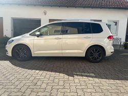 Weiß Gebraucht 2018 VW Touran Sound Van / Kleinbus | 21.299 € (Etwas zu teuer)
