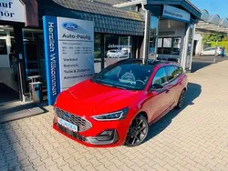 Fantastic red metallic Neu 2025 Ford Focus ST Kombi | 38.980 € (Guter Preis)