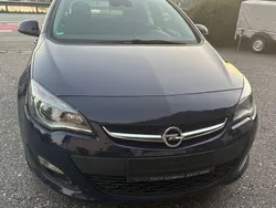 Blau Gebraucht 2014 Opel Astra Edition Kombi | 4.290 € (Etwas zu teuer)