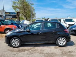 Schwarz Gebraucht 2015 Peugeot 208 Access Kleinwagen | 6.499 € (Fairer Preis)