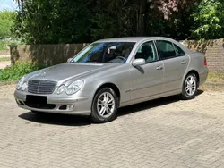 Cubanitsilber metallic Gebraucht 2004 Mercedes E220 Limousine | 5.390 € (Fairer Preis)
