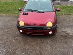 Rot Gebraucht 2005 Renault Twingo Kleinwagen | 1.100 €