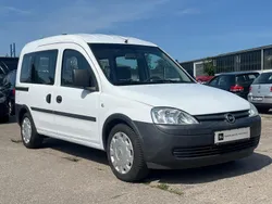 Weiß Gebraucht 2005 Opel Combo Van / Kleinbus | 2.990 € (Teuer)