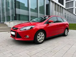 Rot Gebraucht 2012 Ford Focus Titanium Kombi | 3.500 €