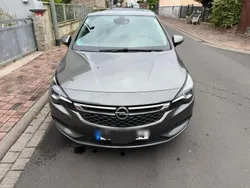 Grau Gebraucht 2019 Opel Astra Innovation Limousine | 12.500 € (Fairer Preis)